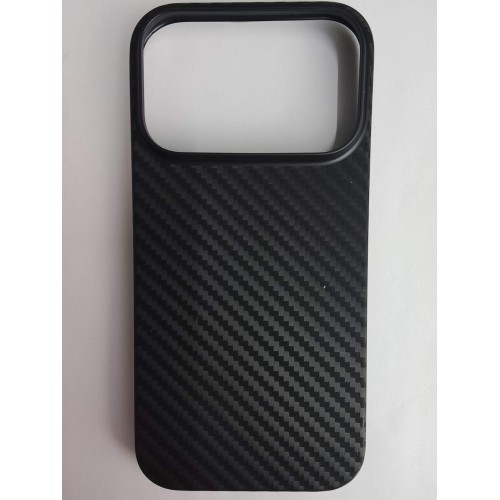 Чехол пластиковый iPhone 17 Pro карбон черный